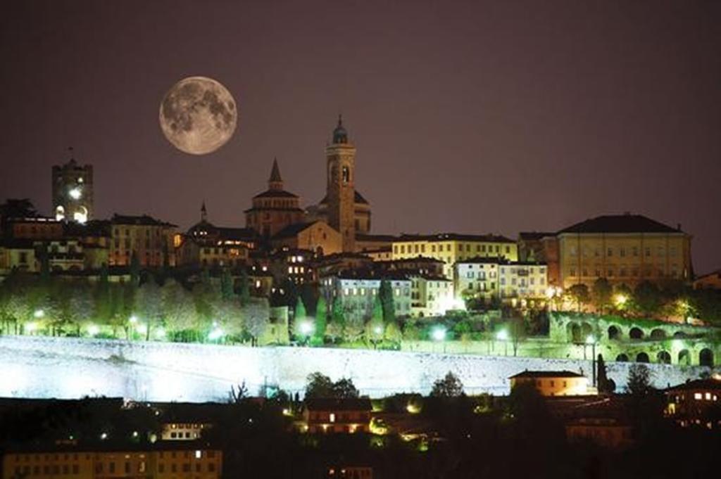 Porta Dipinta House Bergamo Alta Daire Oda fotoğraf