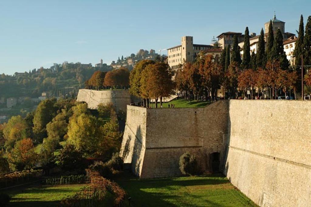 Porta Dipinta House Bergamo Alta Daire Oda fotoğraf
